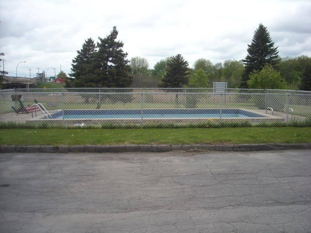 Motel Des Erables Coteau-du-Lac Exterior foto